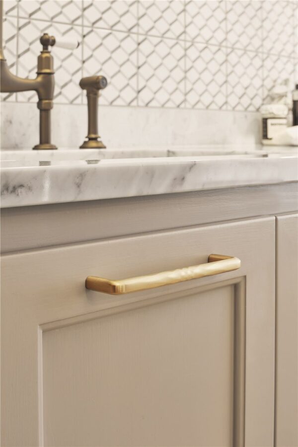 Furnipart SHUFFLE Furniture Handle 160mm Brushed Gold - Image 2